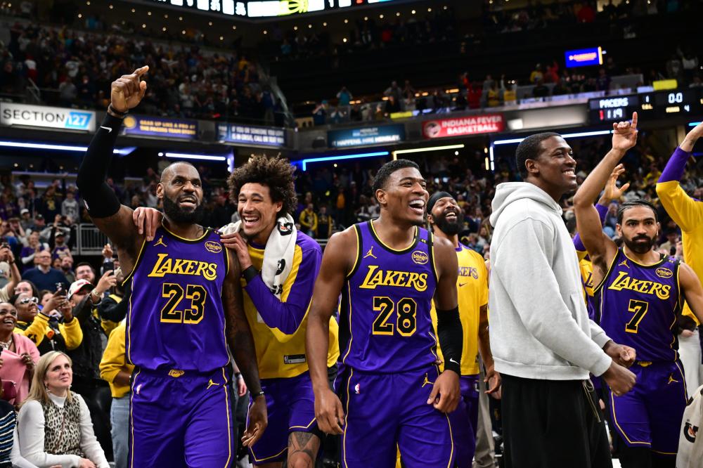 [图]NBA常规赛：魔术111-104黄蜂 班凯罗32分.